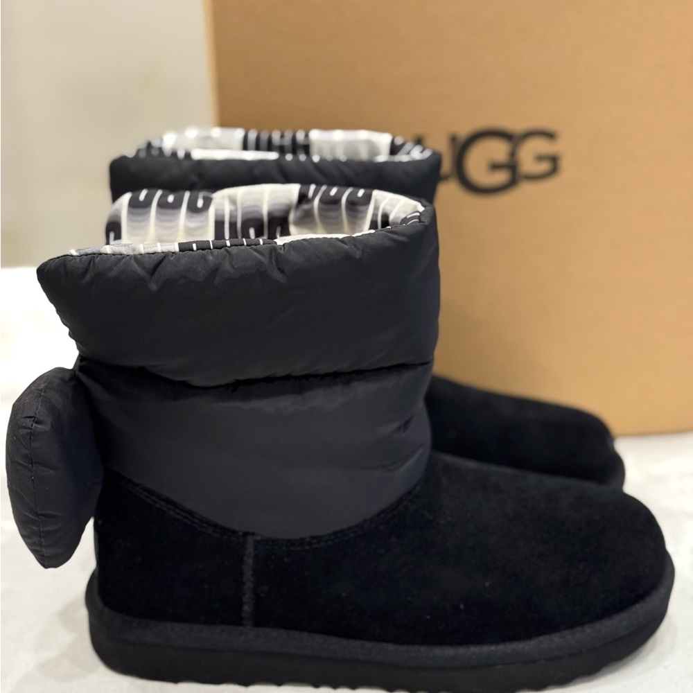 UGG Kids Bailey Bow Maxi Color Black Size Kids 4 (Women’s Fit 5.5)
